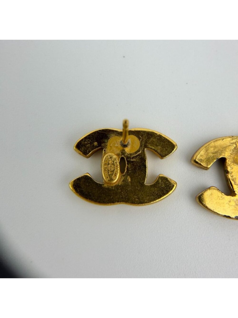 Chanel CC Logo Earrings Gold Vintage - Picture 2 of 5